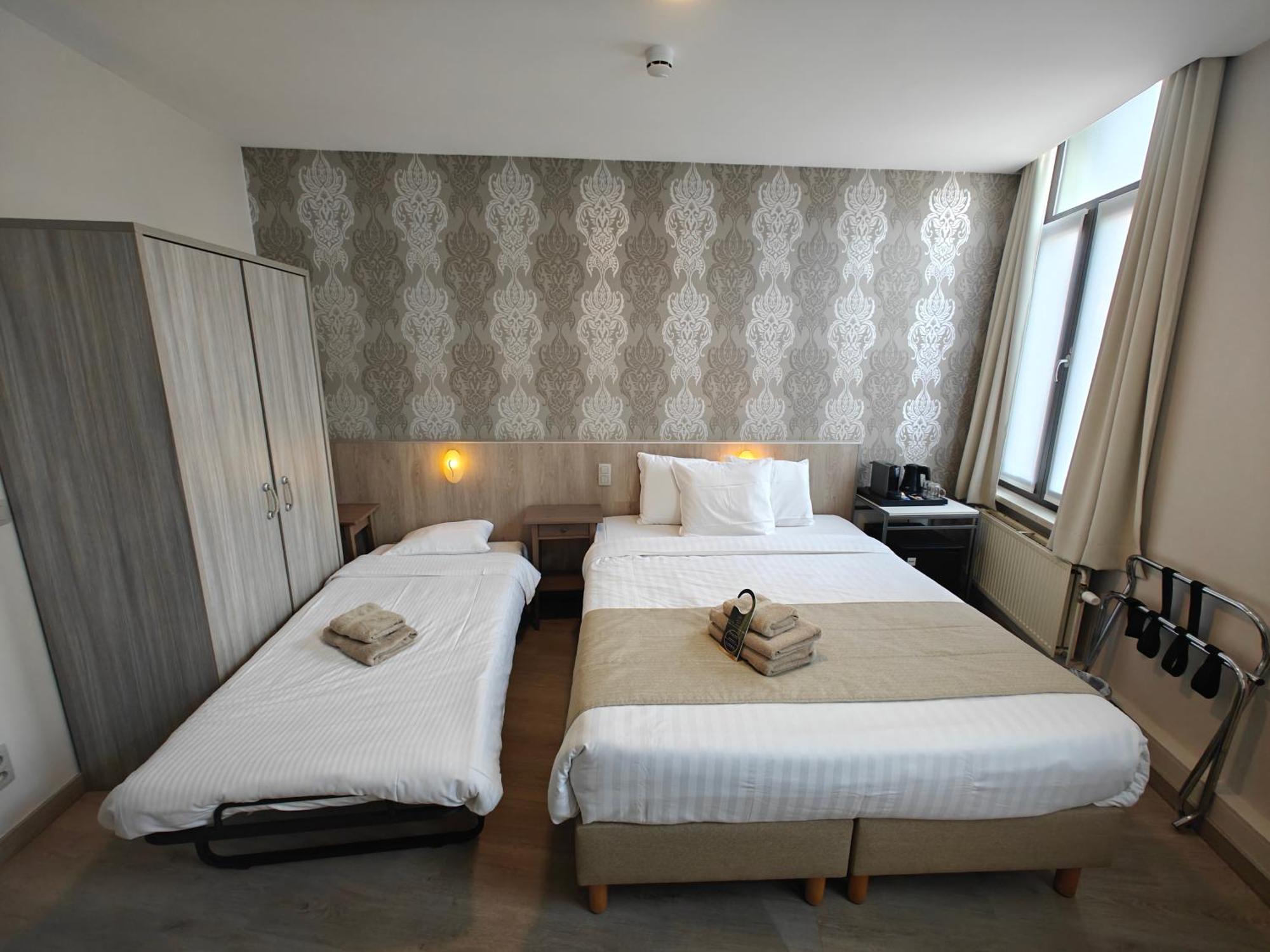 Hotel Tropicana บลังเคนเบอร์เก ภายนอก รูปภาพ