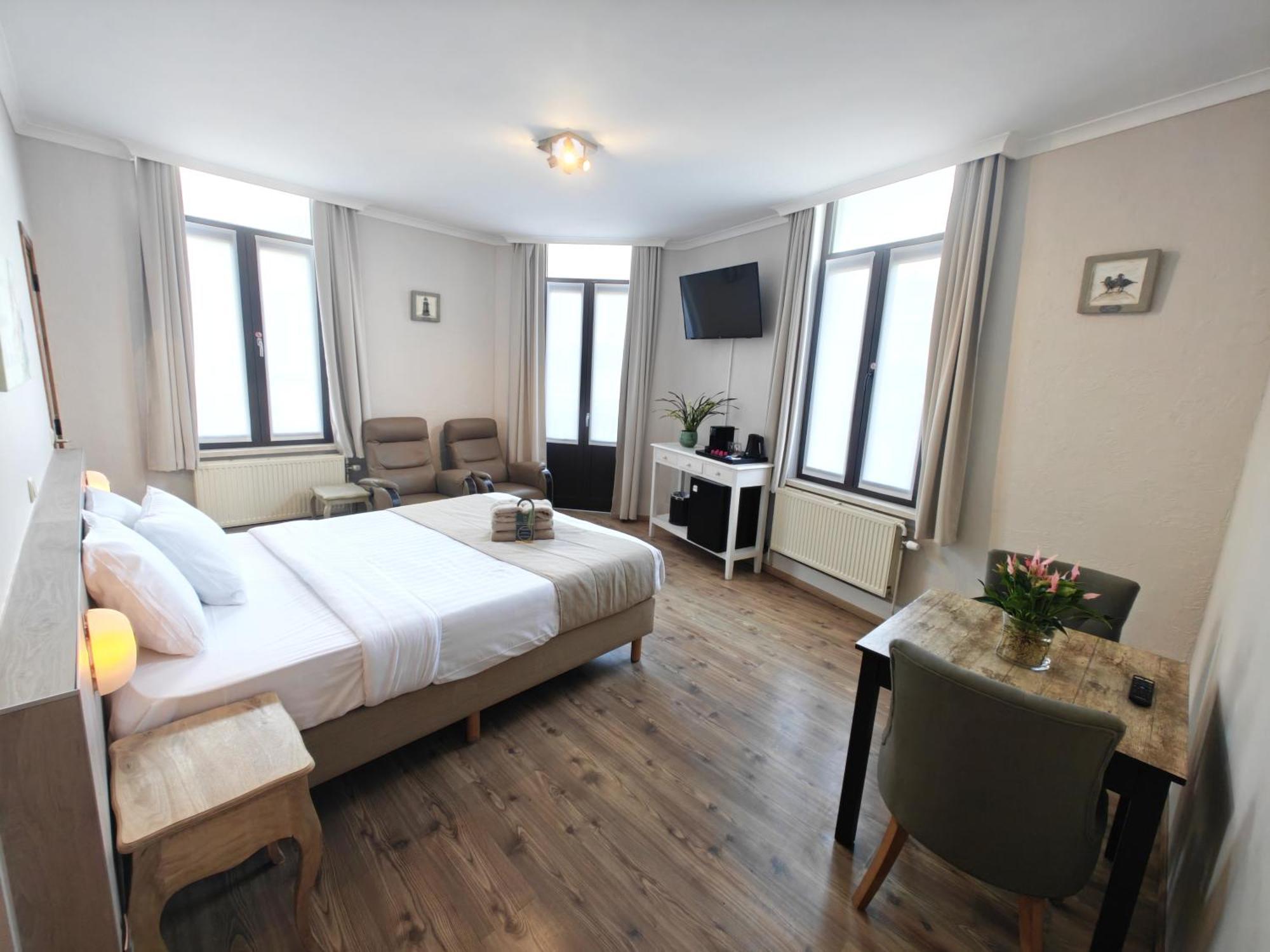 Hotel Tropicana บลังเคนเบอร์เก ภายนอก รูปภาพ