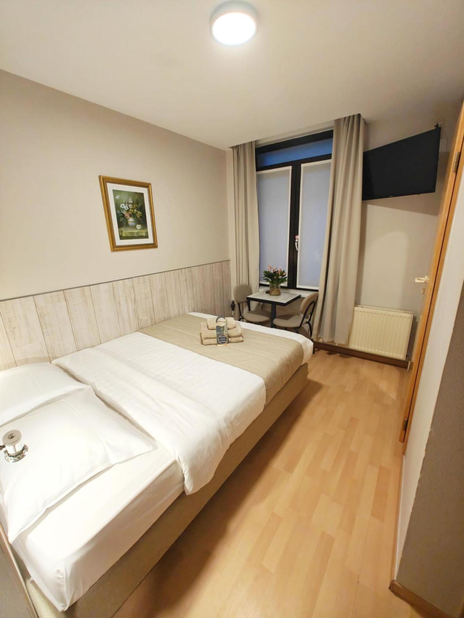 Hotel Tropicana บลังเคนเบอร์เก ภายนอก รูปภาพ