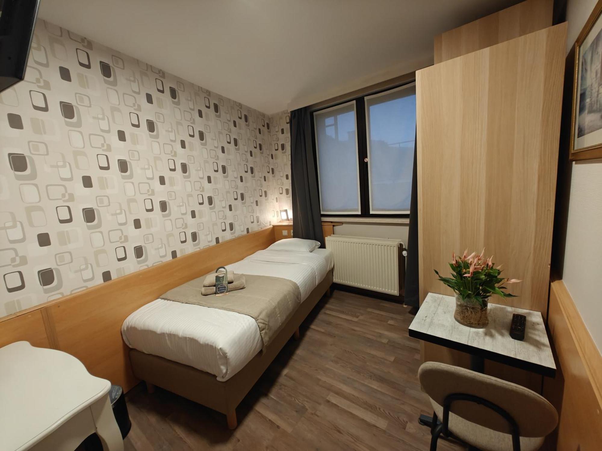 Hotel Tropicana บลังเคนเบอร์เก ภายนอก รูปภาพ