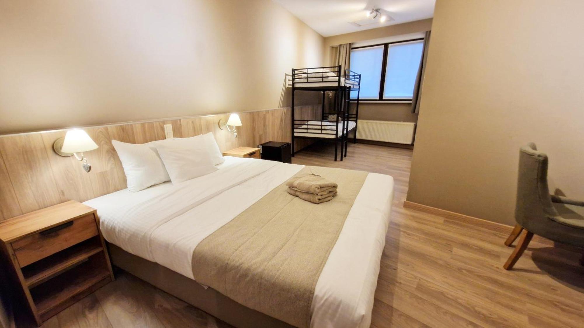 Hotel Tropicana บลังเคนเบอร์เก ภายนอก รูปภาพ